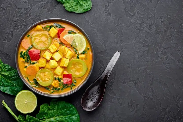 Curry de coco indio comida asiática