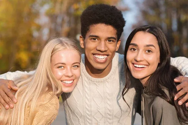 Tu sonrisa, tu mejor inversión para mejorar tus relaciones sociales