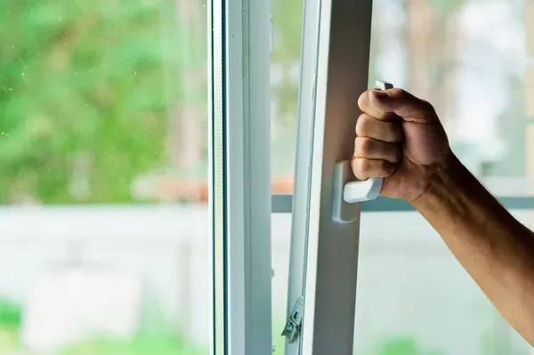 Ventanas con material PVC, una de las innovaciones de construcción segura