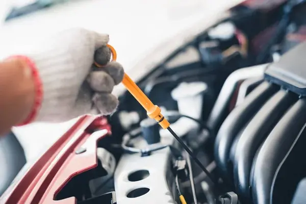 Señales de que tu motor necesita mantenimiento inmediato