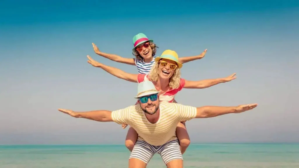 familia unida disfrutando de sus vacaciones