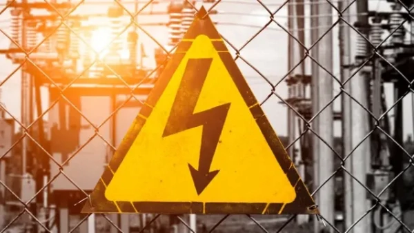 ¿Cómo funciona el voltaje dentro de un circuito eléctrico?