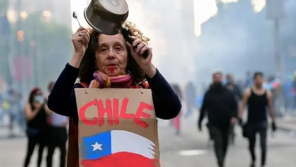 situación económica de adultos mayores con pensión baja en Chile