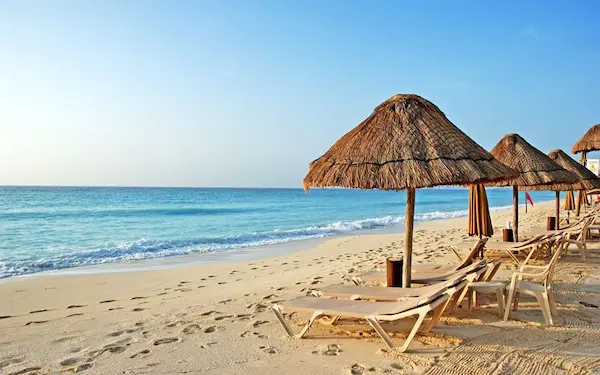 Máncora playa norte Perú turismo sol mar viajeros Chile destino turístico