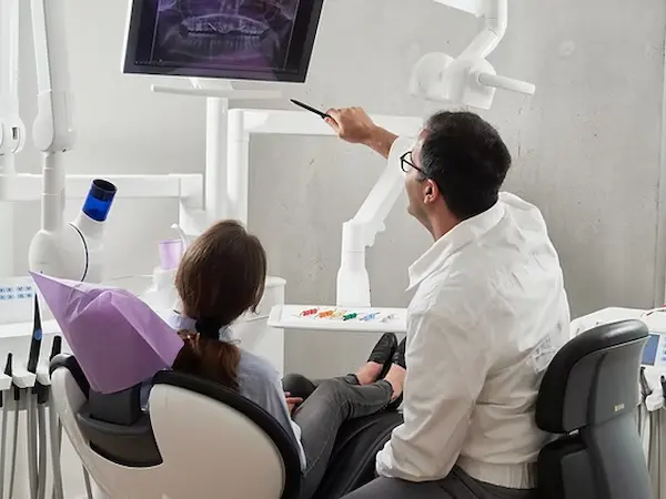 Elige con criterio y cuida tu salud bucal a largo plazo