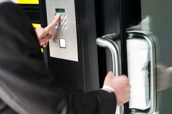 Kard Solutions la tranquilidad y protección que tu empresa o condominio merece