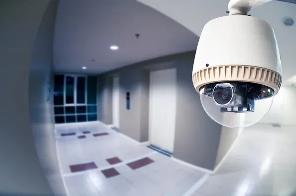 Soluciones de vigilancia y control de accesos adaptadas a tus necesidades